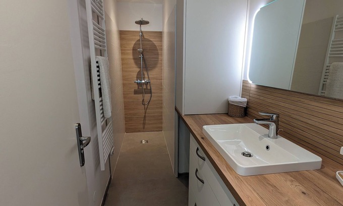 Bouillargues Apartamento | Newly renovated apartment for 8 to 12 people, 5 minutes from the center of Nîmes.