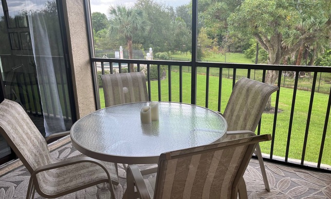 Cypress Lake Condominio | Newly renovated Cypress Lake Condo with Pool, Hot Tub and Pickleball