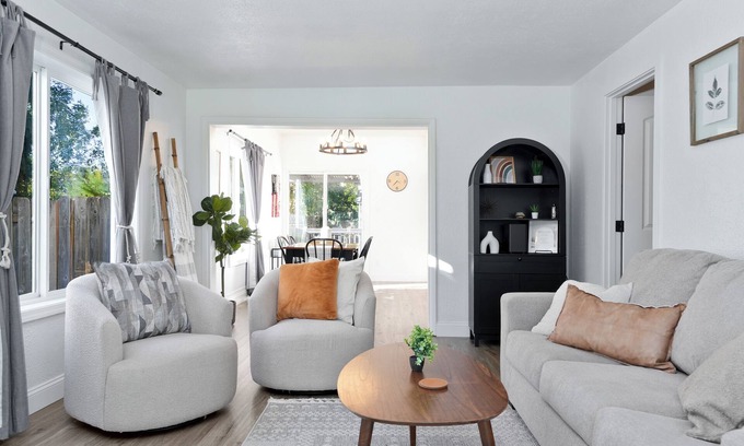 West Salem Casa | Newly Renovated! Family Home, Walking Distance to Local Restaurants, Parking