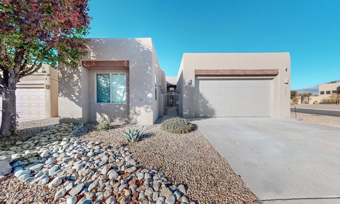Vista Del Norte Alliance Casa | Newly renovated! Furnished Luxury Rental! Near Balloon Fiesta Park!