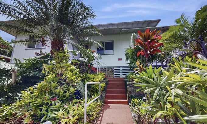 Kalihi Valley Casa | Newly renovated guest house with lush landscaping & gazebo