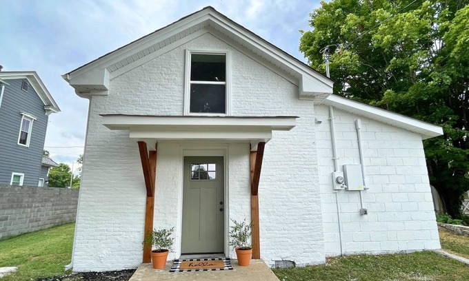 Pulaski Casa | Newly renovated, historic Carriage House in downtown Pulaski