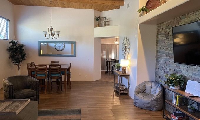 Sierra Vista Casa | *Newly renovated home!* Staycation at the Legends