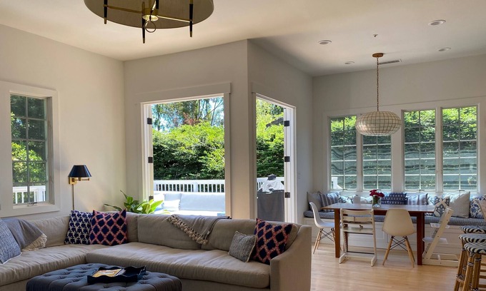 Tiburon Casa | Newly renovated, indoor/outdoor living Tiburon home perfect for families !