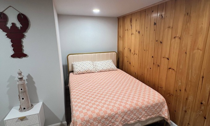 Boothbay Cabina | Newly renovated motel garden rooms heart of boothbay affordable great hospitaliy