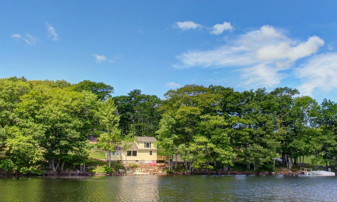 Newcastle Cabina | Recién restaurada, casa Watefront w / muelle privado, chimenea y la granja - perros OK