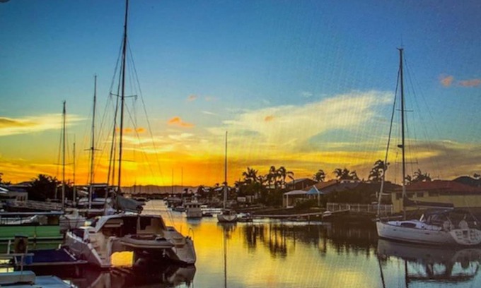 Newport Casa | Newport Canal - Waterways, Boat Parking, Yachts High Mast,