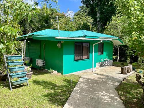 Koror Apartamento | Ngermid Oasis - 2 BD & 1 BA Cozy Cottage
