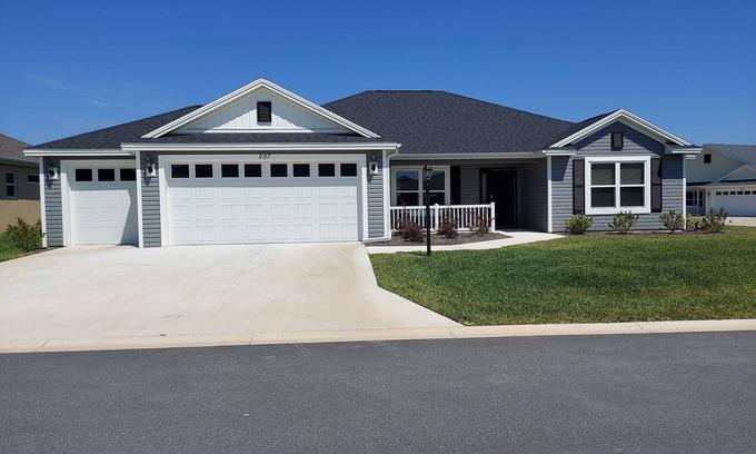 The Villages Casa | Nice 3 Bedroom, 2 Bath Home, Sleeps 6 w/golf cart