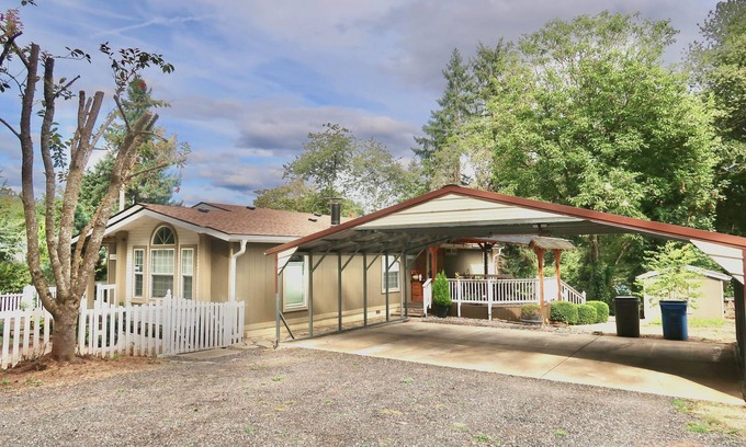 West Hazel Dell Casa | Nice 3-bedroom house in Vancouver