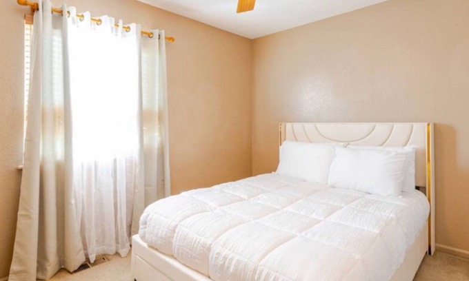 Green Valley Ranch Casa | Nice 4-bedroom house with fitness room and AC in charming Denver