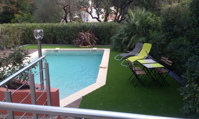 Boulouris-sur-Mer Apartamento | Hermoso 3 habitaciones en la planta baja con terraza privada y piscina