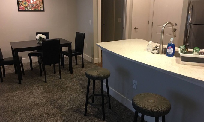 Church Street Casa | Nice and Comfy Apartment Close to the Airport