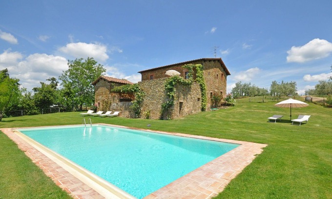 Castelnuovo Berardenga Apartamento | Acogedor apartamento con WIFI, piscina, terraza, mascotas permitida y vista panorámica