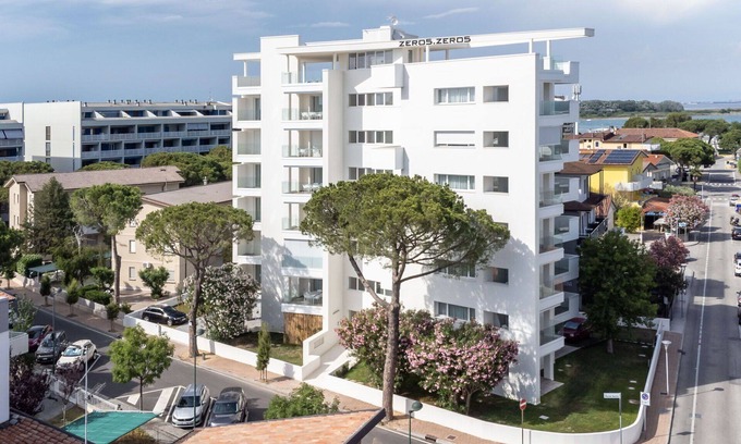 Lignano Sabbiadoro Apartamento | Precioso apartamento para 4 personas con WIFI, A/C, TV y balcón