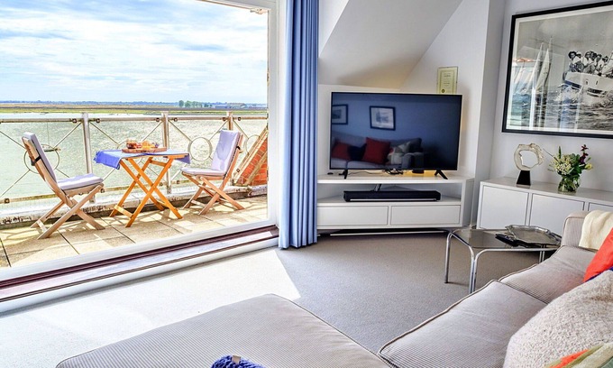 Burnham-on-Crouch Apartamento | Precioso apartamento para 5 personas con WIFI, balcón y mascotas permitida