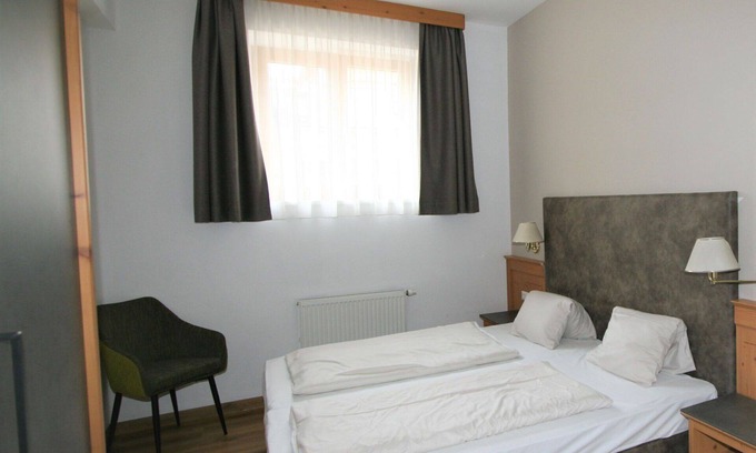 Stumm Apartamento | Hermoso apartamento para 12 personas con piscina, WIFI, TV, terraza y mascotas permitida