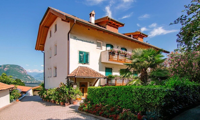 Andriano Apartamento | Acogedor apartamento para 2 personas con piscina, WIFI, TV y patio
