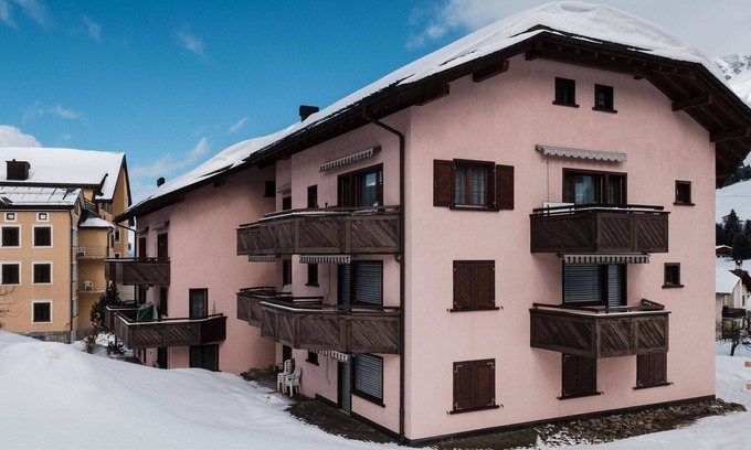 Parpan Apartamento | Acogedor apartamento para 4 personas con WIFI, TV y balcón