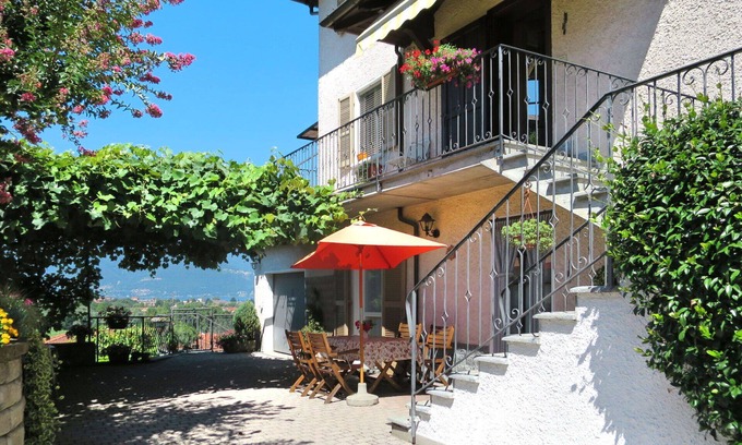 Luino Apartamento | Bonito apartamento para 5 personas con WIFI, TV, terraza y mascotas permitida