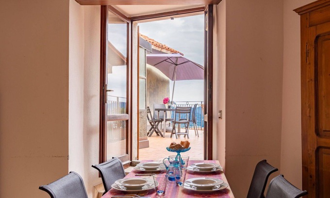 Maccagno Apartamento | Precioso apartamento para 5 personas con TV, terraza y mascotas permitida