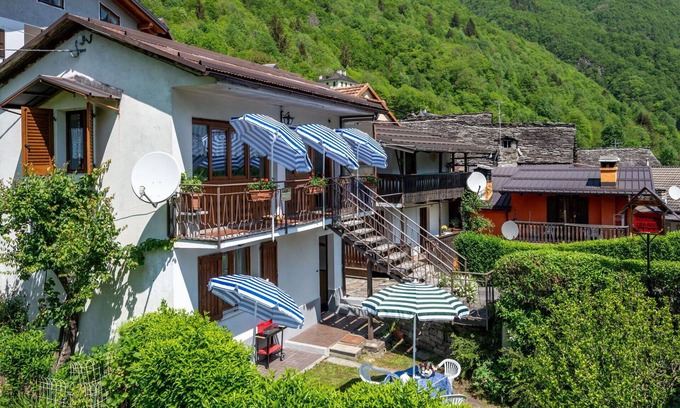 Calasca-Castiglione Apartamento | Acogedor apartamento para 5 personas con WIFI, TV y mascotas permitida