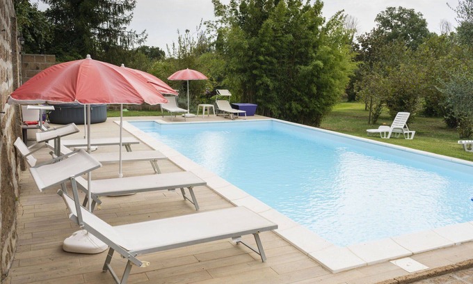 Corchiano Apartamento | Acogedor apartamento para 9 personas con piscina, WIFI, TV y mascotas permitida