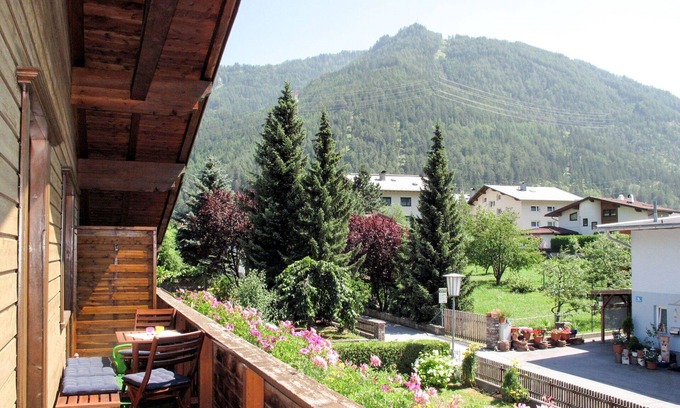 Prutz Apartamento | Bonito apartamento para 6 personas con WIFI, TV, terraza y mascotas permitida