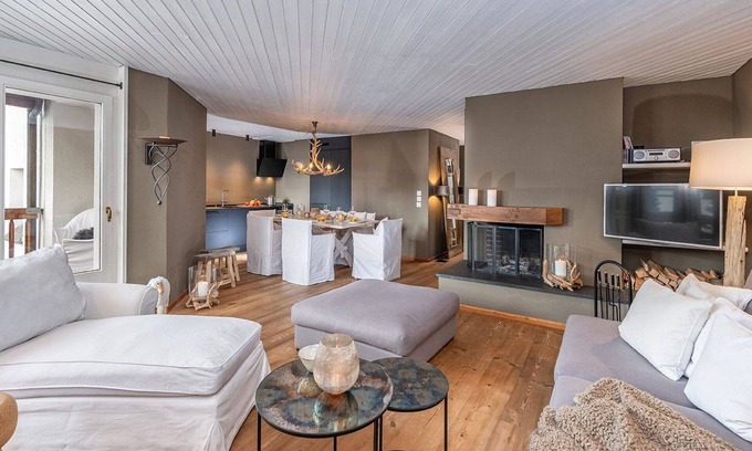 Lenzerheide Apartamento | Hermoso apartamento para 4 personas con piscina, TV, balcón y mascotas permitida