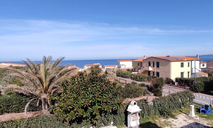 Northern Sardinia Apartamento | Bonito apartamento para 4 personas con piscina, WIFI, TV y balcón, cerca de Castelsardo