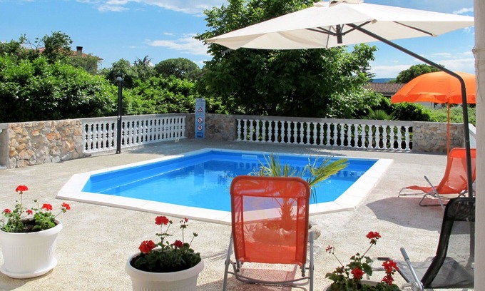 Pinezici Apartamento | Acogedor apartamento para 6 personas con A/C, WIFI, piscina, TV y terraza