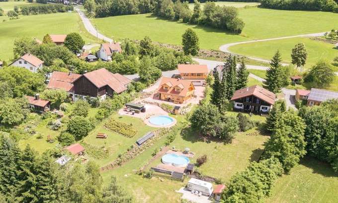 Eppenschlag Casa | Bonito apartamento en villa para 4 personas con WIFI, piscina, TV y patio