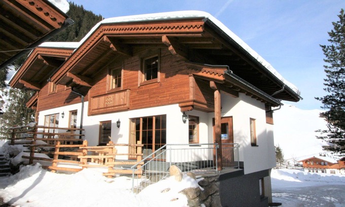 Tux Casa | Hermoso apartamento en villa para 9 personas con WIFI, TV y terraza