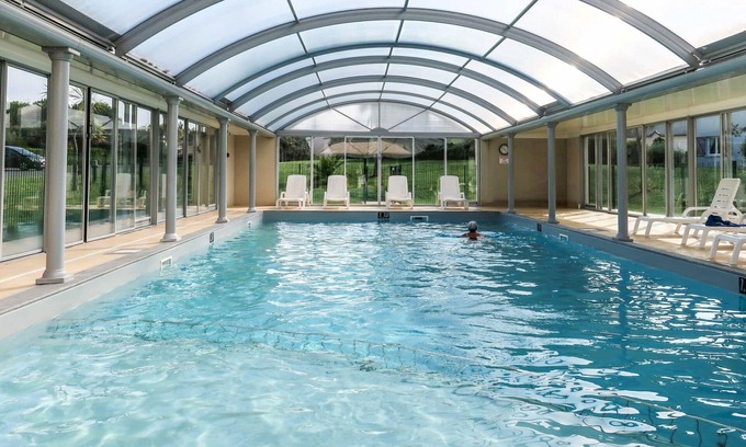 Crozon Casa | Precioso apartamento en villa para 6 personas con piscina, WIFI, TV, terraza y mascotas permitida