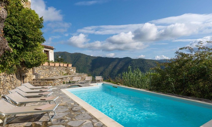Novelli Apartamento | Precioso apartamento con piscina, WIFI, TV, terraza, mascotas permitida y vista panorámica