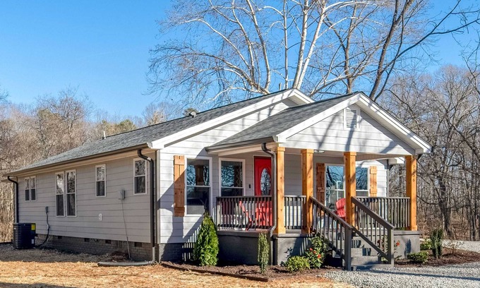 Mount Holly Casa | NICE Cedar Craftsman in Country