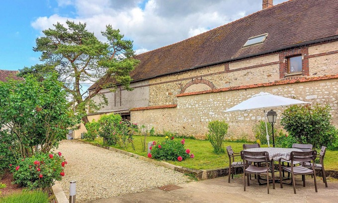 Etigny Casa | Hermosa casa en étigny con cocina
