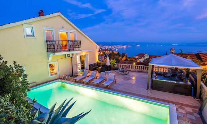 Bregi Casa | Bonita casa en Bregi con sauna