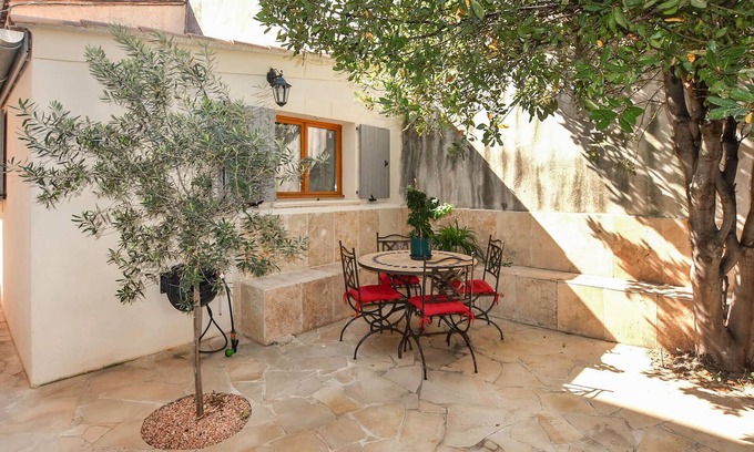 Monteux Casa | Bonita casa en Monteux con WiFi