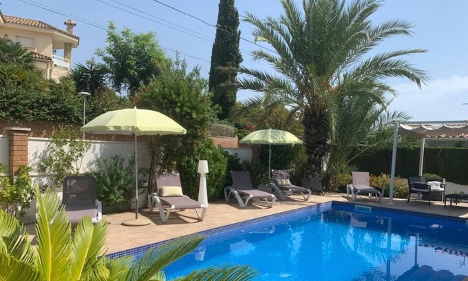 Miami Platja Chalet De Esquí | Bonita casa con piscina privada 300m de la Playa - Miami Platja