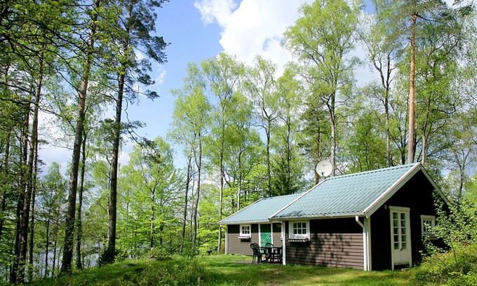 Roke Casa | Nice little cottage by the lake with boat
