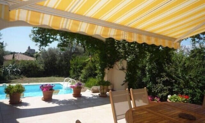 Rochefort-du-Gard Casa | Bonita villa, vista despejada, piscina, cerca de Aviñón