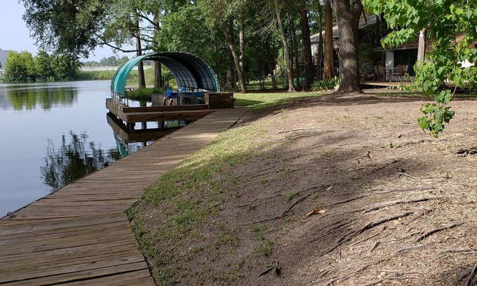 Montgomery Casa | ¡Bonita casa frente al mar de 3.000 pies cuadrados ideal para familias! Muy conveniente ubicación!