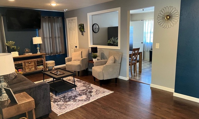 Rapid City Casa | Nicely decorated 2+ BR home in quiet neighborhood