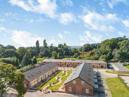 Felton Casa | No 1 - Sandown Park - Uk47935