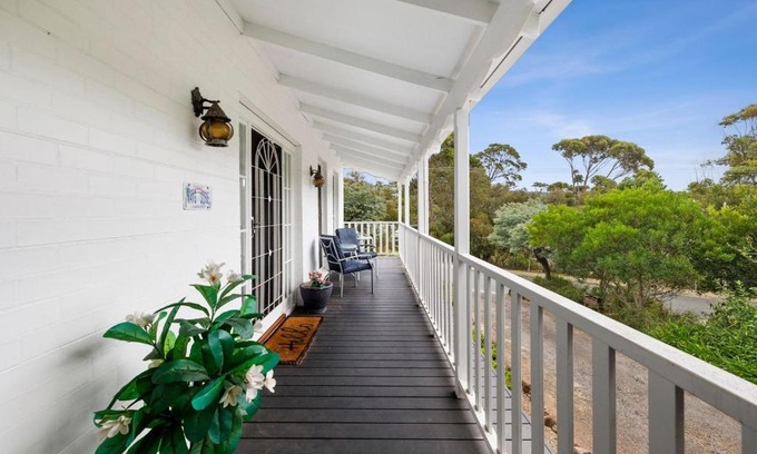 Anglesea Villa | Noble Villa - BYO Linen