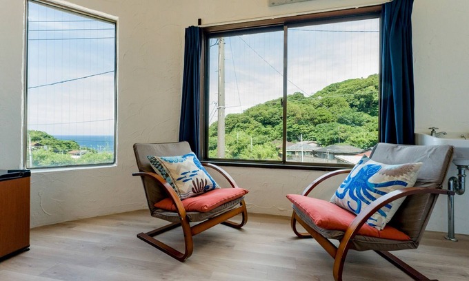 Oshima Hotel | Nonsmoking Deluxe room with bathroom / Oshimamachi Tokyo