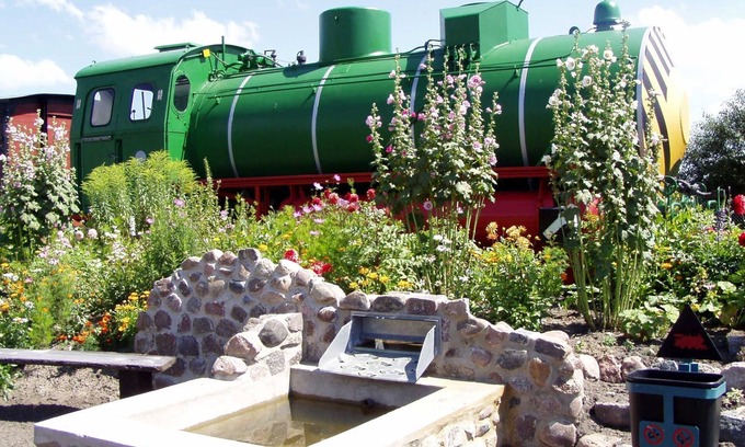 Pasewalk Cabaña | Nordic Fairy Tales - Frog King 15 - Lokschuppen Pasewalk - Adventure overnight stay in a sleeping car