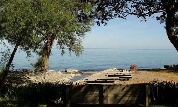 North East Casa | North East Lake House Apt #2