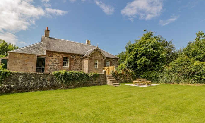 Kirkmichael Cabaña | NORTH FIRBANK - CULZEAN CASTLE, pet friendly in Maybole